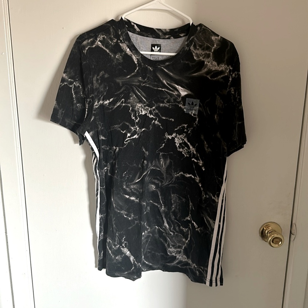 Adidas Skateboarding Marble Stripe Tshirt, Men’s Large, Black & White, slim fit